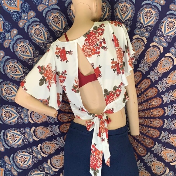 floral crop top - Picture 3 of 8